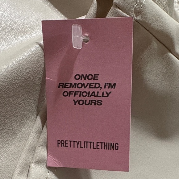 PrettyLittleThing Off-White Faux Leather Mini Skirt - Picture 4 of 6